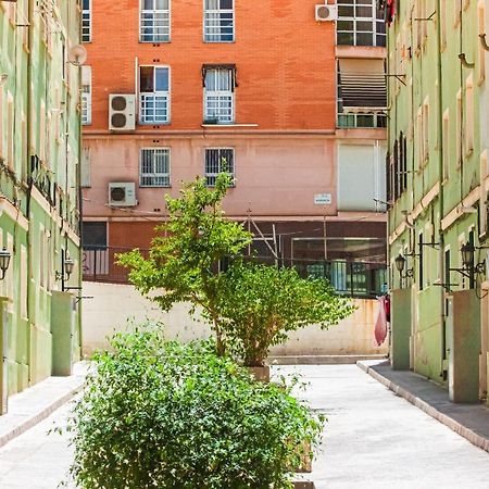 Room In Malaga Center, Homestay "Window To Road" - Habitacion En Apartamento, Ventana A La Careterra! 외부 사진