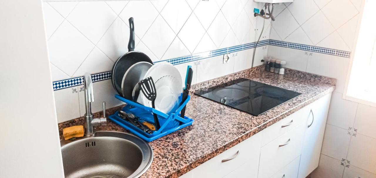 Room In Malaga Center, Homestay "Window To Road" - Habitacion En Apartamento, Ventana A La Careterra! 외부 사진